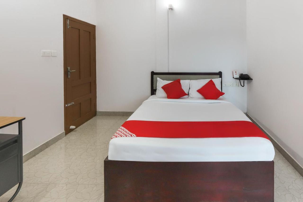 Oyo 49244 Green Castle Residency Hotel Nedumkandam Exterior foto